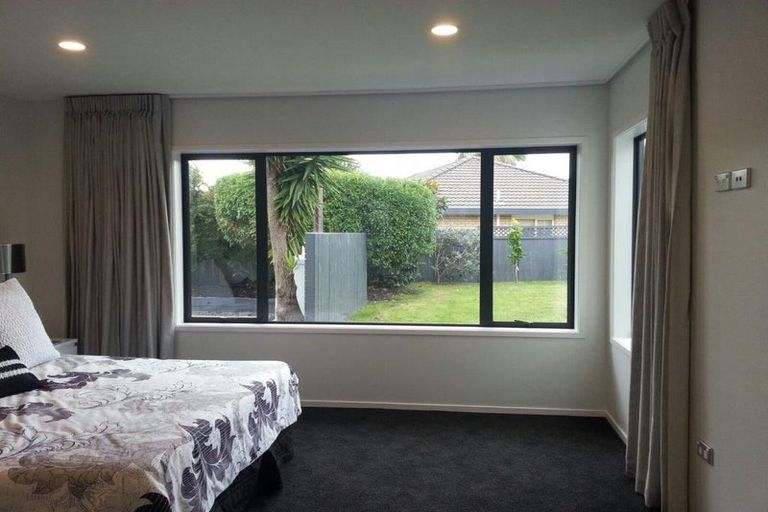 Photo of property in 42 Tarnica Road, Northpark, Auckland, 2013