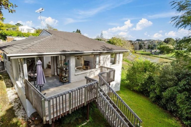 Photo of property in 2/69 Glencoe Road, Browns Bay, Auckland, 0630