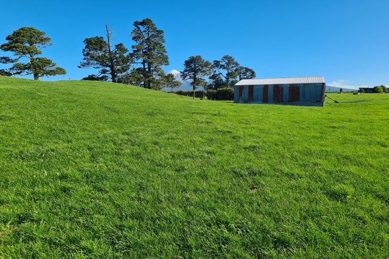 Photo of property in 801 Mangorei Road, Mangorei, New Plymouth, 4371