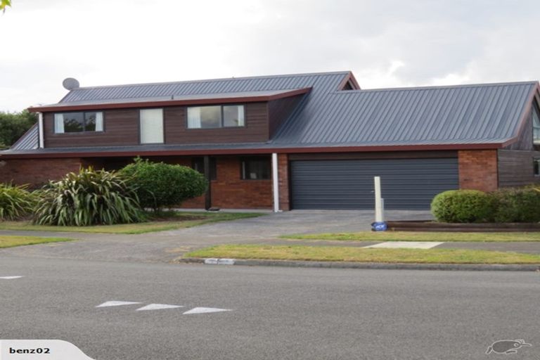 Photo of property in 2 Gemini Place, Kawaha Point, Rotorua, 3010