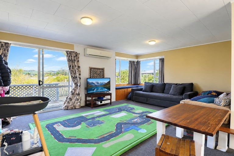 Photo of property in 11 Crystal Place, Pukehangi, Rotorua, 3015