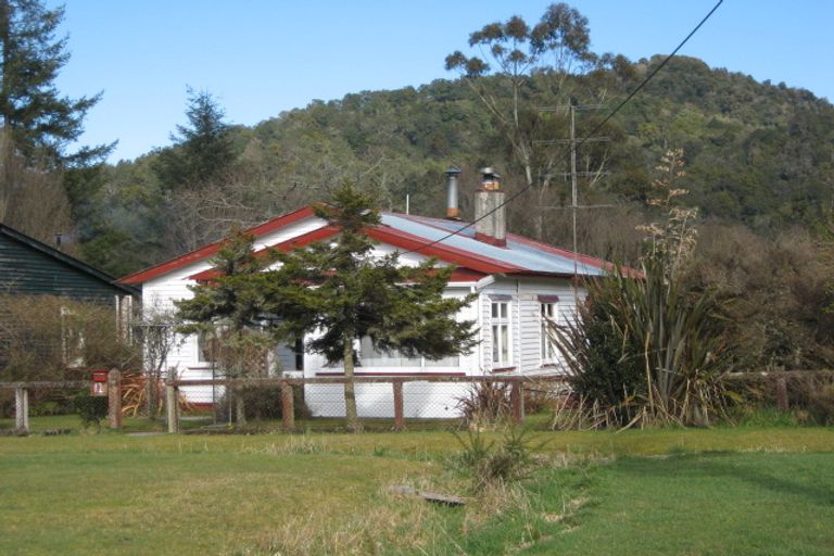 Photo of property in 12 Stafford Street, Blackball, 7804