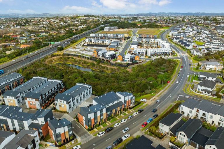 Photo of property in 44e Westgate Drive, Westgate, Auckland, 0614