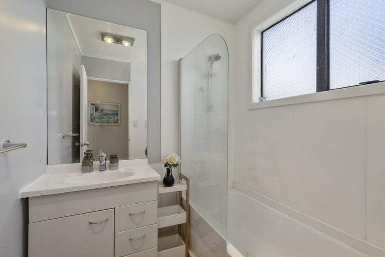 Photo of property in 2/79 Molesworth Street, Taita, Lower Hutt, 5011