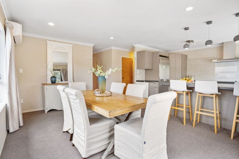 Photo of property in 3 Voltaire Court, Botany Downs, Auckland, 2010