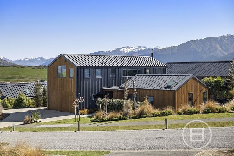 Photo of property in 9 Falconer Rise, Jacks Point, Queenstown, 9371