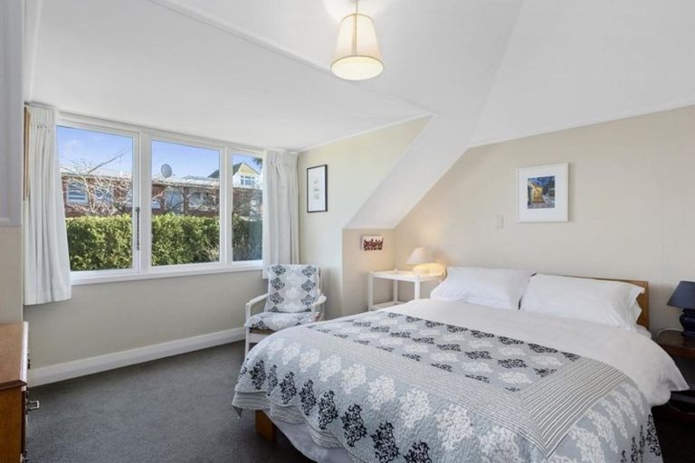 Photo of property in 16 Lawson Street, Roslyn, Dunedin, 9011