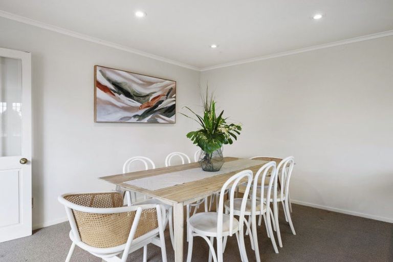 Photo of property in 17 Warwick Drive, Lynmore, Rotorua, 3010