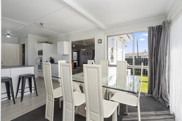 Photo of property in 7 Milne Street, Sanson, 4817