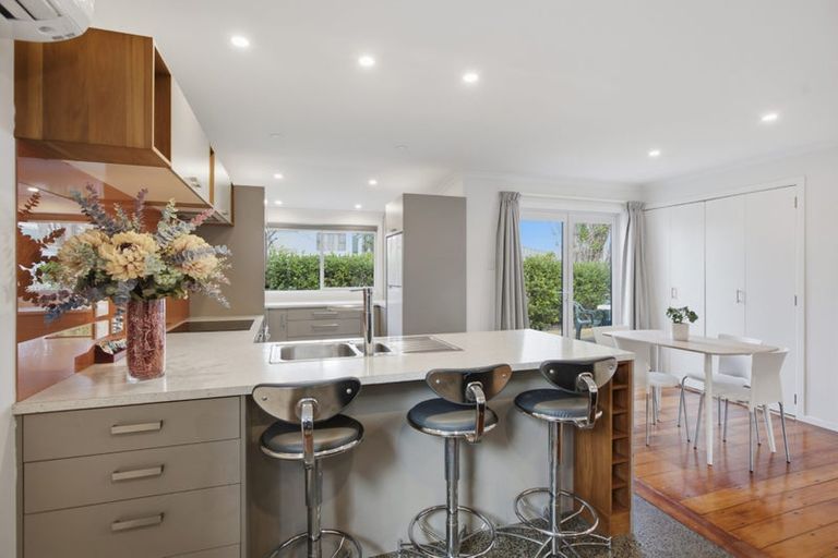 Photo of property in 35 Hine Street, New Plymouth, 4310