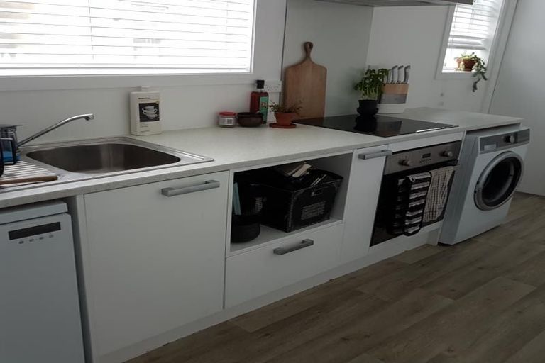 Photo of property in 11/76 Freyberg Street, Lyall Bay, Wellington, 6022