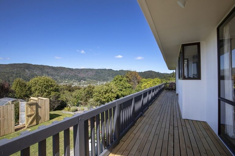 Photo of property in 20 Fenchurch Grove, Stokes Valley, Lower Hutt, 5019