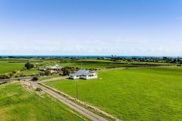 Photo of property in 2288 Eltham Road, Awatuna, Hawera, 4679