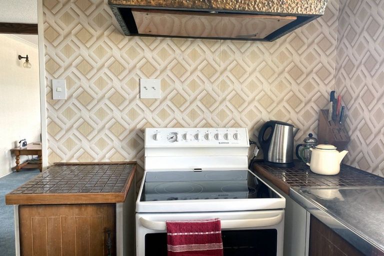 Photo of property in 320 Ocean Road, Whangamata, 3620