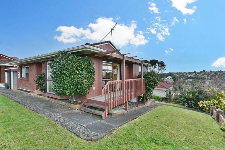 Photo of property in 16 Petrel Place, Massey, Auckland, 0614