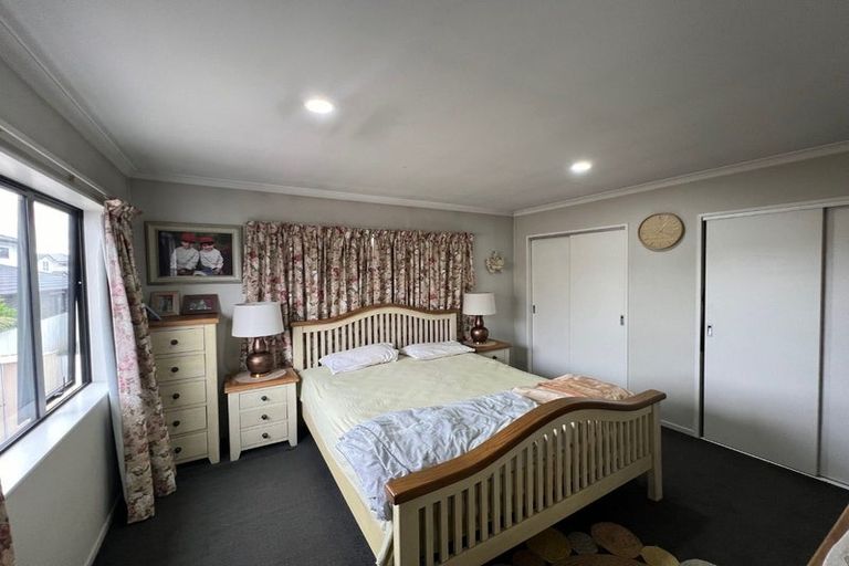 Photo of property in 8 Hansen Place, Takanini, 2112