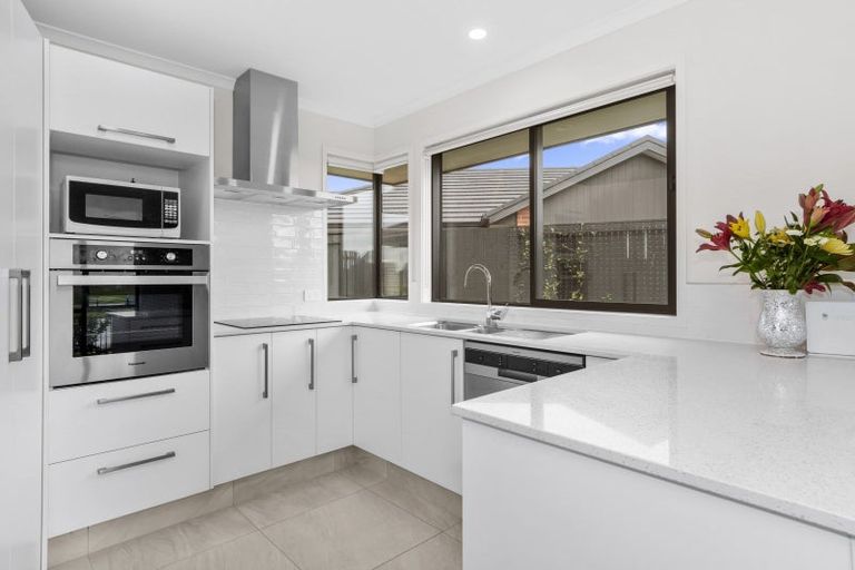 Photo of property in 5 Warlock Way, Papamoa, 3118