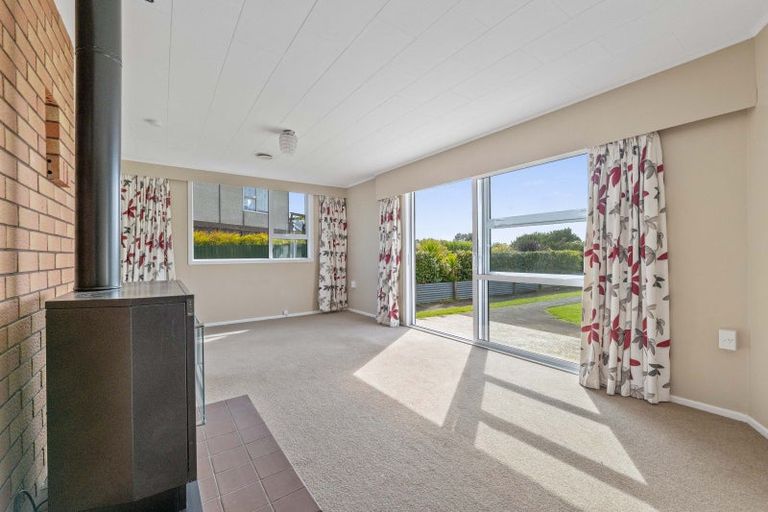 Photo of property in 21 Castle Street, Eltham, 4322