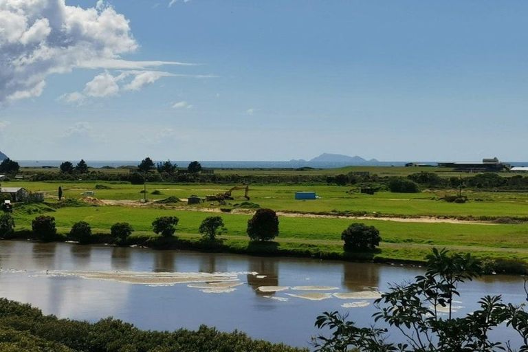 Photo of property in 127 Tamure Place, Ruakaka, 0116