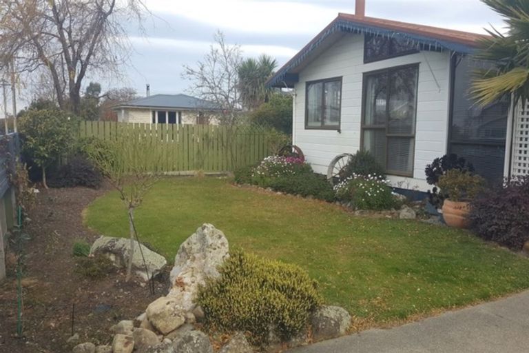 Photo of property in 1 Andrew Street, Waimate, 7924