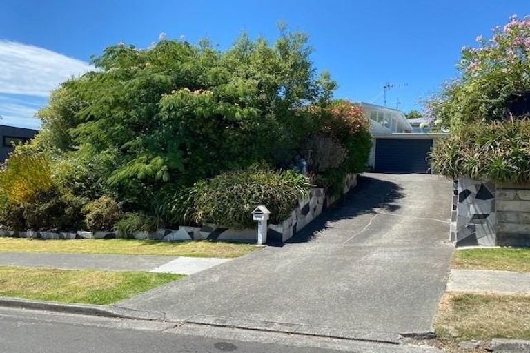 Photo of property in 1 Emerald Hill, Havelock North, 4130