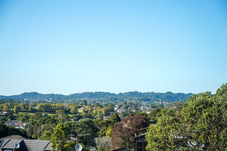 Photo of property in 26 Rhinevale Close, Henderson, Auckland, 0612