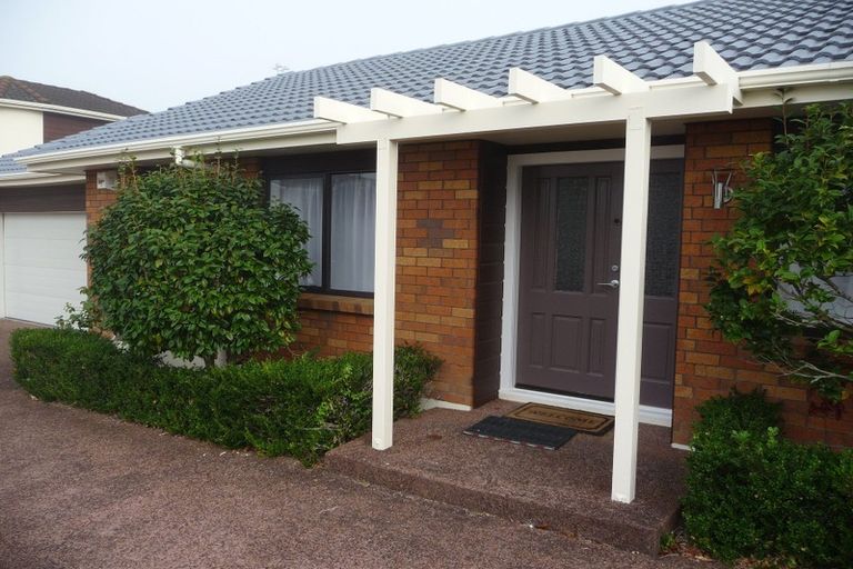 Photo of property in 2/32 Pupuke Road, Takapuna, Auckland, 0622