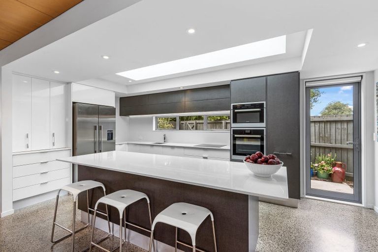 Photo of property in 21a Guildford Street, Burnside, Christchurch, 8053