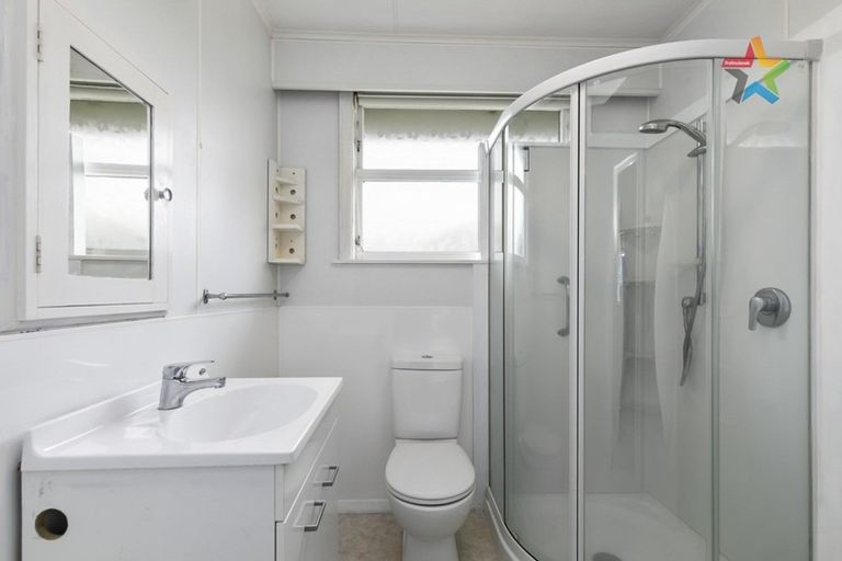 Photo of property in 8/250 Muritai Road, Eastbourne, Lower Hutt, 5013