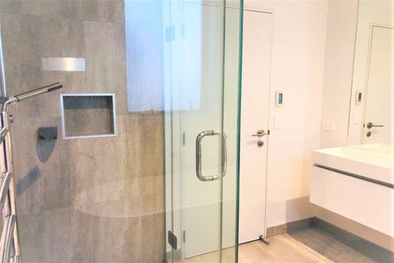 Photo of property in 1/14 Rothesay Bay Road, Rothesay Bay, Auckland, 0630