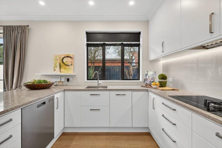 Photo of property in 106 Hamilton Avenue, Ilam, Christchurch, 8041