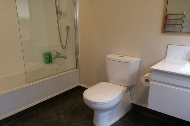 Photo of property in 8a Kuri Place, Wanaka, 9305