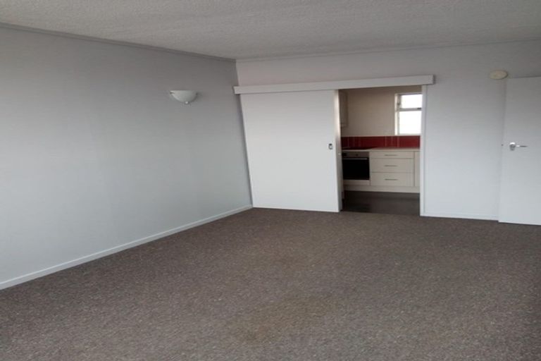 Photo of property in Beresford Apartments, 5/118 Russell Terrace, Berhampore, Wellington, 6023