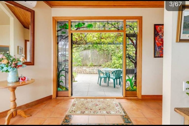 Photo of property in 5 Whiorau Grove, Lowry Bay, Lower Hutt, 5013