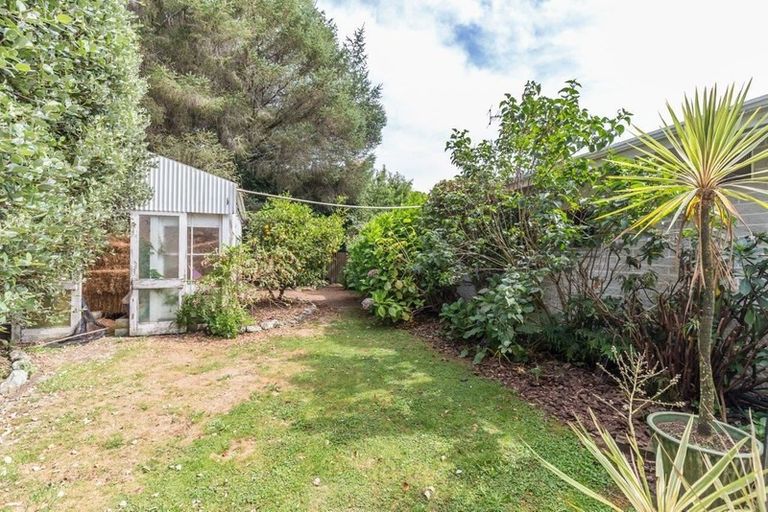Photo of property in 470 Tararua Road, Levin, 5571