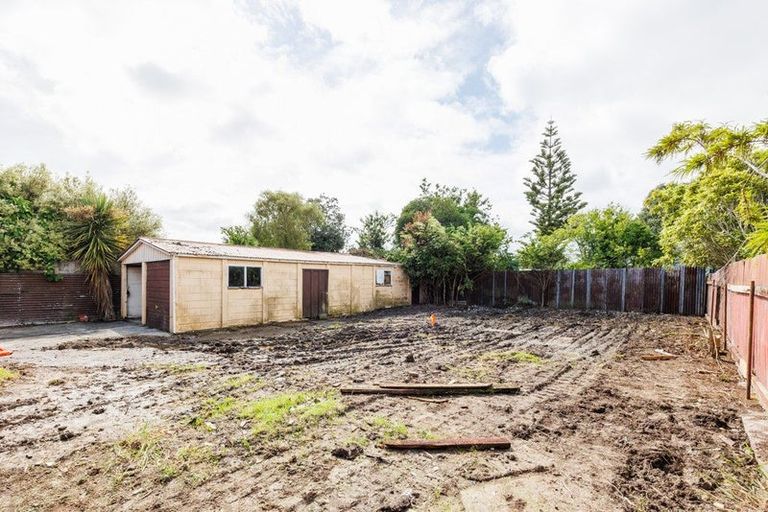 Photo of property in 15 Peters Avenue, Cloverlea, Palmerston North, 4412