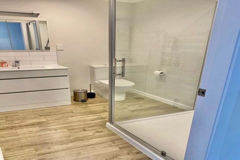 Photo of property in 184 Dowse Drive, Maungaraki, Lower Hutt, 5010