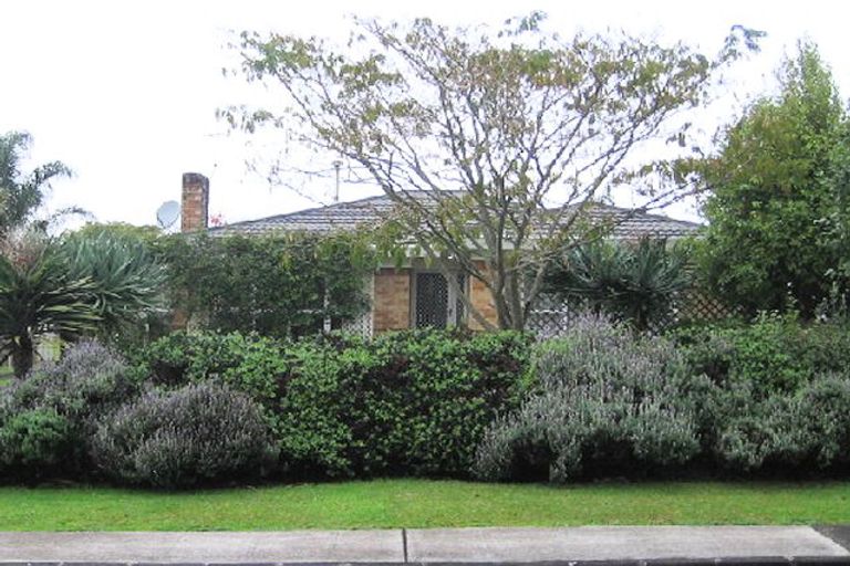 Photo of property in 27 Sunnyside Crescent, Papatoetoe, Auckland, 2025