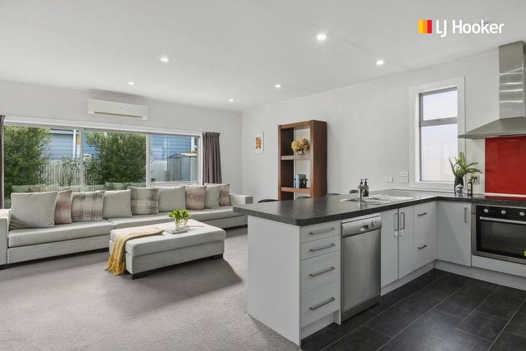 Photo of property in 77 Albert Street, Saint Clair, Dunedin, 9012