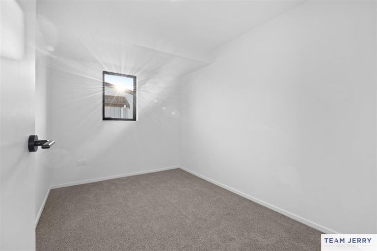 Photo of property in 49b Crestview Rise, Papakura, 2110