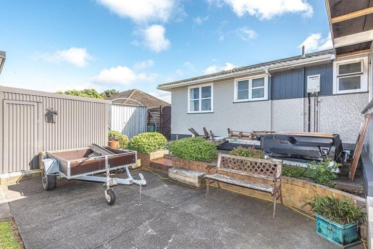 Photo of property in 12 Kowhai Street, Castlecliff, Whanganui, 4501