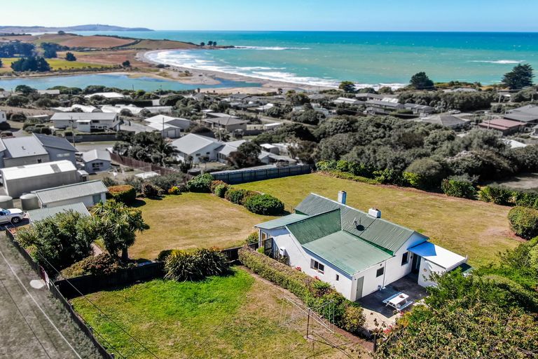 Photo of property in 17-19 Spiers Street, Kakanui, Oamaru, 9495