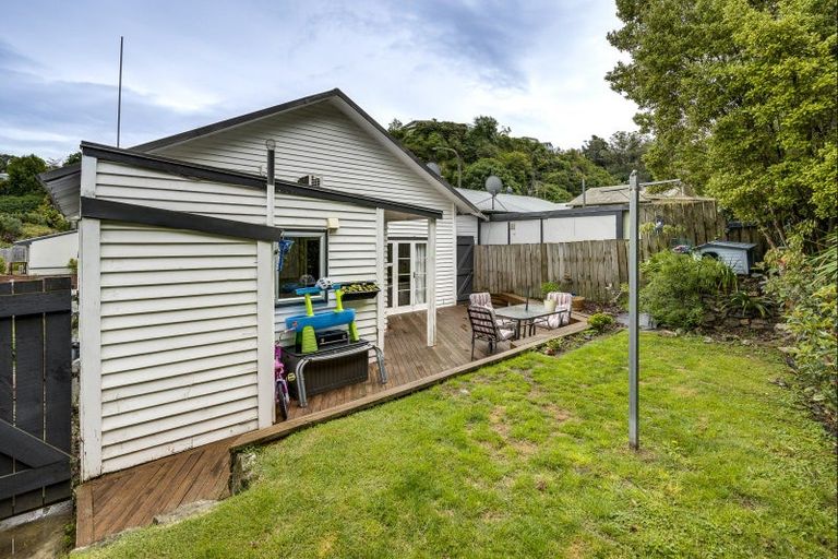 Photo of property in 9 Chaucer Road, Hospital Hill, Napier, 4110