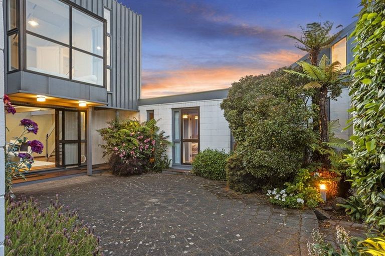 Photo of property in 19 Kent Lodge Avenue, Avonhead, Christchurch, 8042