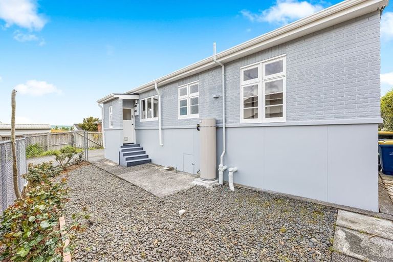 Photo of property in 115 Sunnyside Road, Sunnyvale, Auckland, 0612