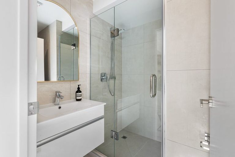 Photo of property in 2/35 Centreway Road, Orewa, 0931