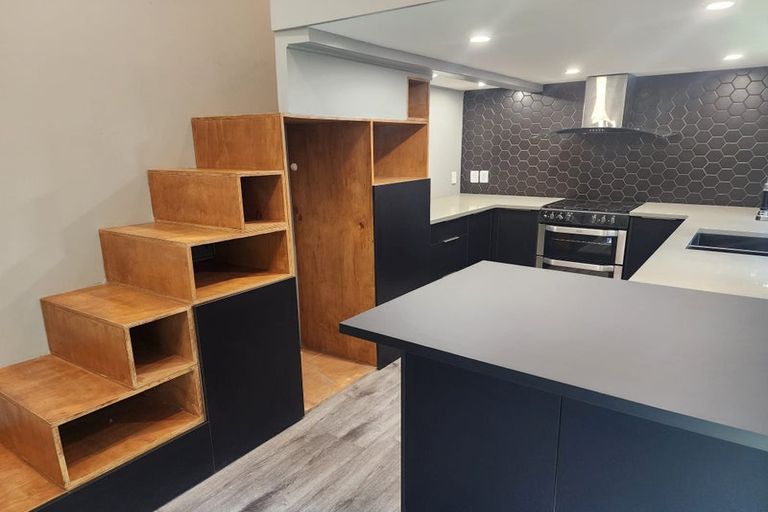 Photo of property in 1/2 Heathcote Road, Castor Bay, Auckland, 0620