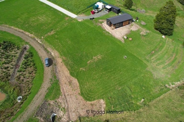 Photo of property in 12 Arahanga Road, Paparoa, 0571