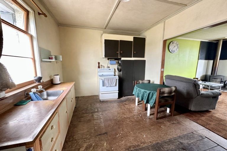 Photo of property in 240 Princes Street, Strathern, Invercargill, 9812