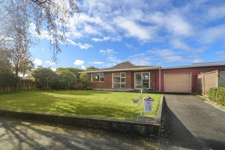 Photo of property in 11 Drury Street, Cloverlea, Palmerston North, 4412